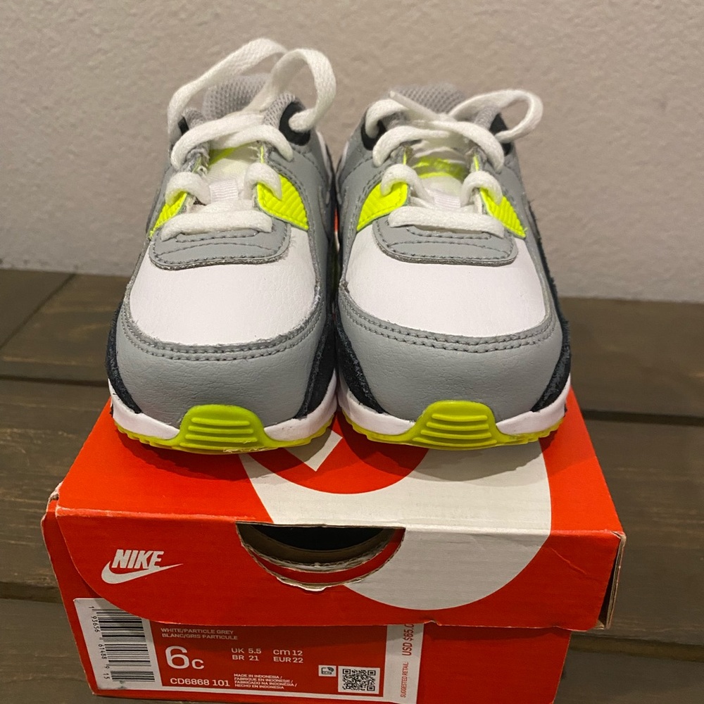 Nike Air Max 90 Ltr ‘Volt’ 6c